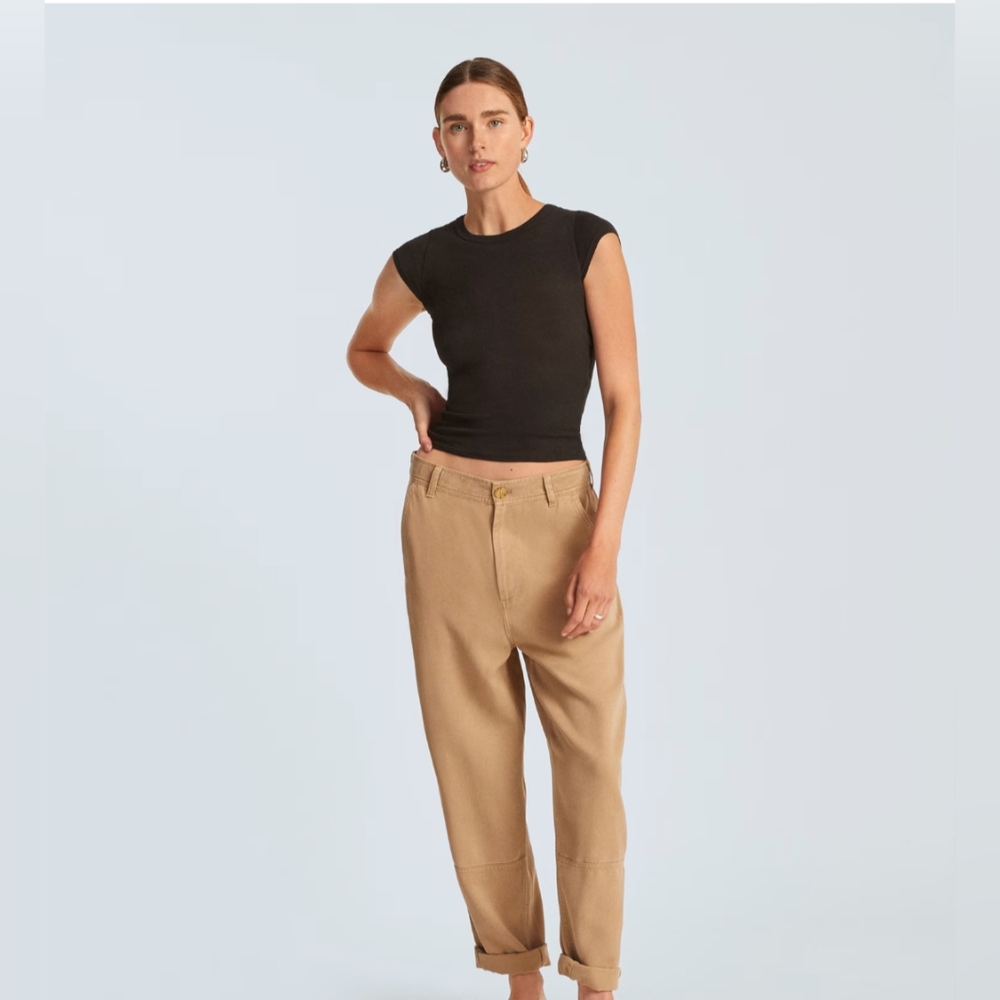 Everlane The Chino In Buttersoft - Dark Khaki